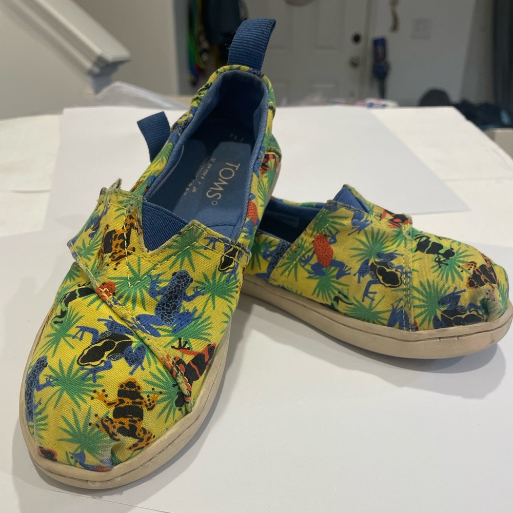 Used TOMS kid Alpargata Loafer Flat/ size 11
